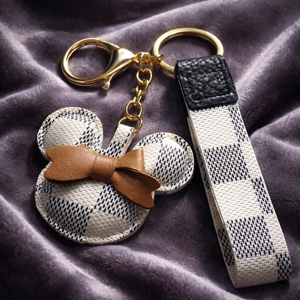 White square Minnie Keychain / purse charm